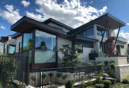 white-and-brown-wooden-house-under-blue-sky-during-daytime